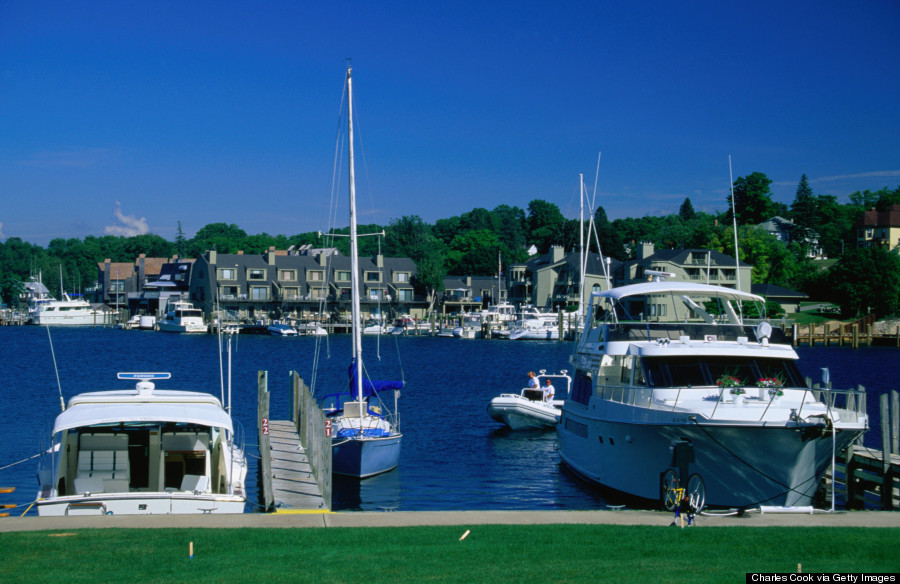 The terribly nice harbour of Charlevoix, Michigan