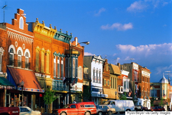 USA, Iowa, Pella, storefronts lining street
